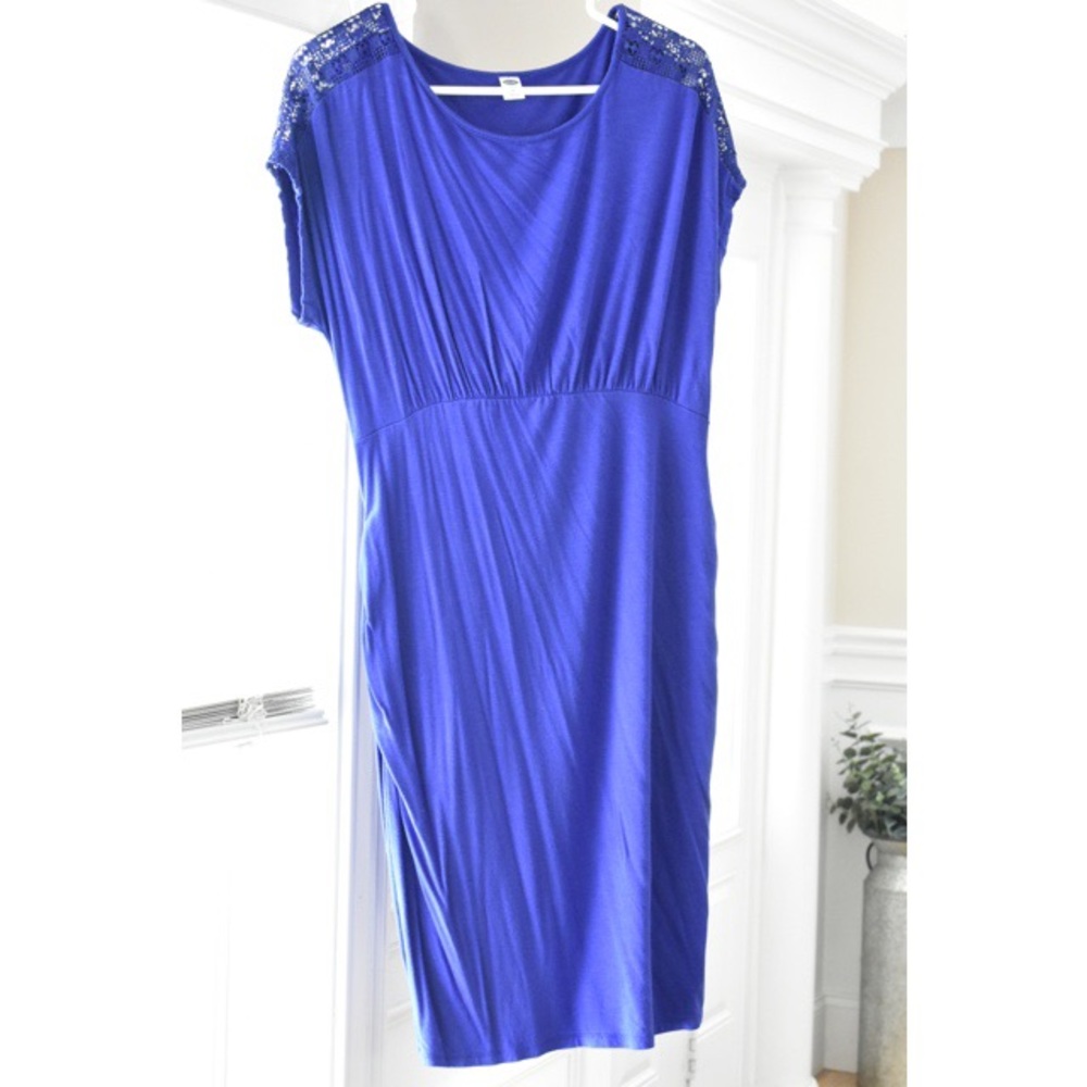 Old Navy- Ruched Maternity dress